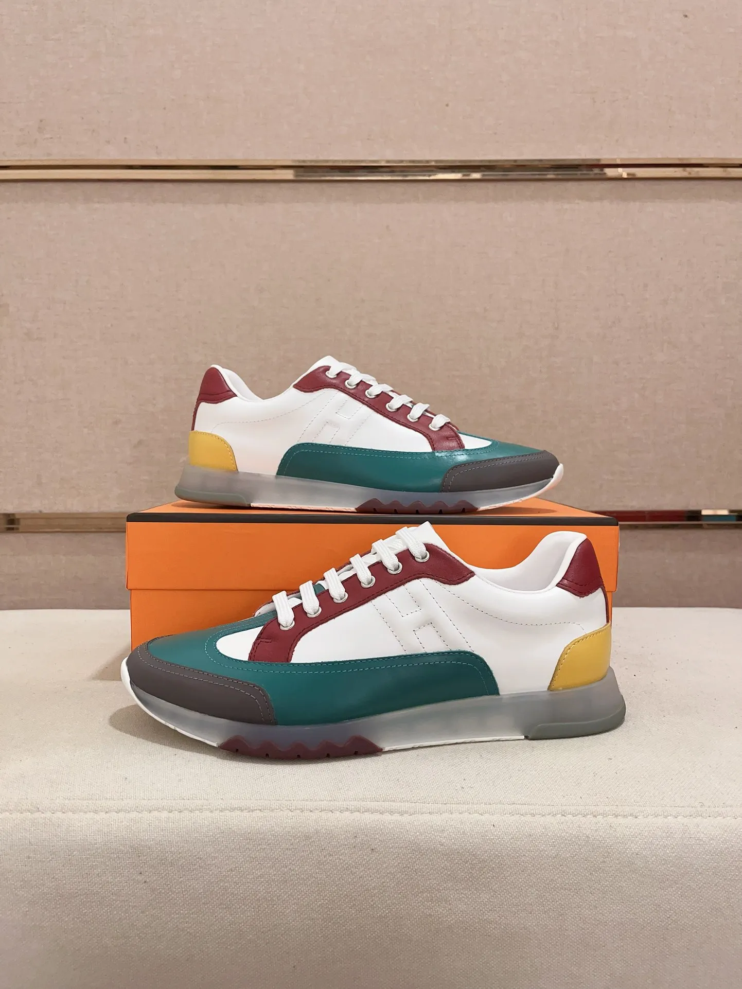 Ex-factory price: 500💰《HERMES》【Classic Original Version】Hermès; Top 🔝 Purchasing Agency 🔍🔍Men's latest 🇺🇸 counters are sold simultaneously, original imported from Italy ▲▲First-layer cowhide ▲▲ (high-end, extravagance and class) times) Exquisite workmanship (Italian 🇮🇹Imported water-dyed 🐂cowhide lining) sole: Original sole provided by the original factory, ⚠️exclusive double-layer activity·TPR·rubber·combined molded outsole; super comfortable·wear-resistant·non-slip·environmental protection The real thing is more beautiful if you take the real thing (high quality, follow the order), you can enter and exit the counter at will * Number of yards: 38·39·40·41·42·43·44# (can be customized 45.)